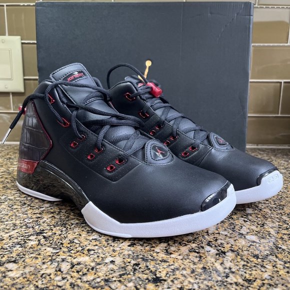 AIR JORDAN 17+ RETRO 'BULLS' | SIZE 10.5 - Picture 2 of 6